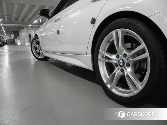 BMW 3 Series (F30) id 3703867 из Кореи 17