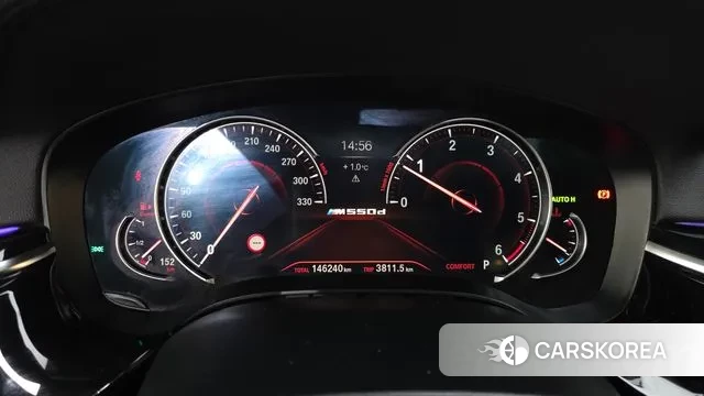 BMW 5 Series (G30) id 3641672 из Кореи 17