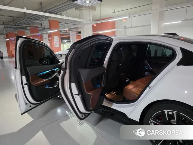 BMW i5 (G60) id 3756880 из Кореи 15