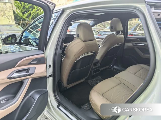 Audi A6L e-tron id 4026768 из Китая 7