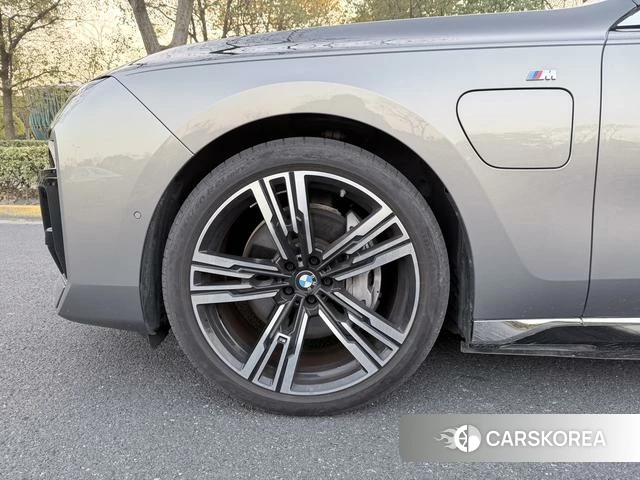 BMW i7 id 4240632 из Китая 8