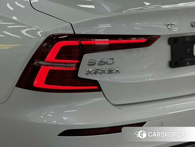 Volvo S60 id 4227309 из Китая 17