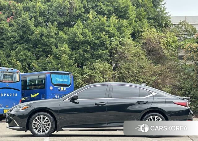 Lexus ES id 4277537 из Китая 15