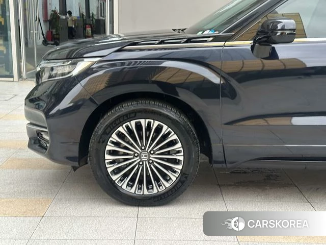 Honda Crown Road id 4276745 из Китая 23