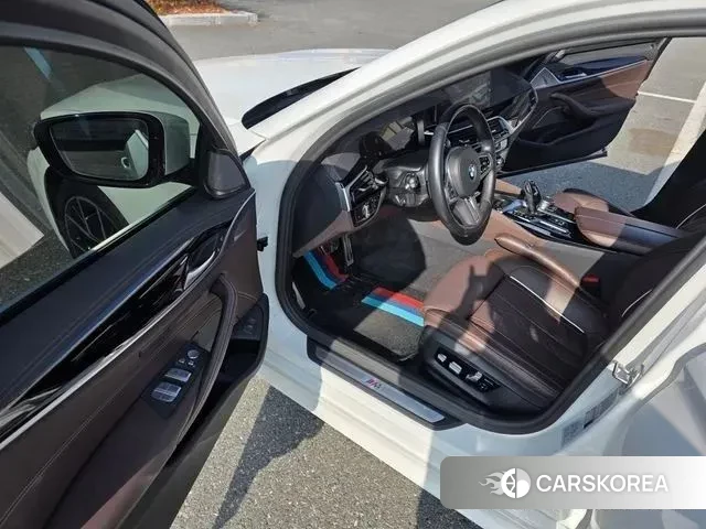 BMW 5 Series (G30) id 3591360 из Кореи 17