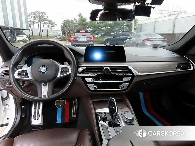 BMW 5 Series (G30) id 3916571 из Кореи 17