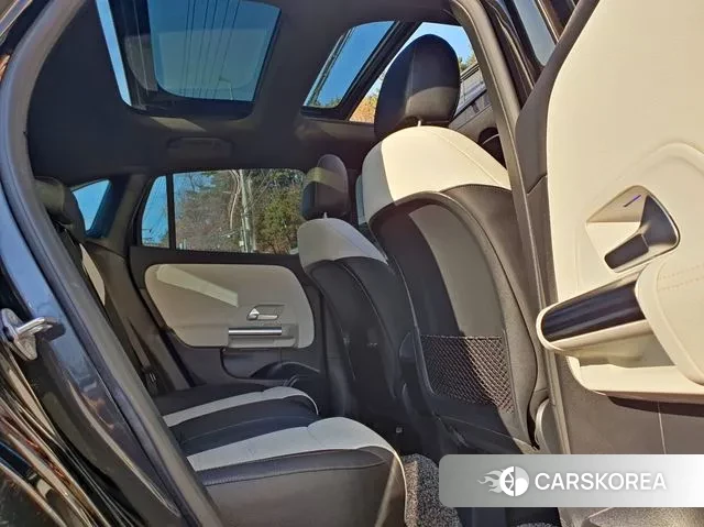 Mercedes-Benz GLA - Class H247 id 3525406 из Кореи 9