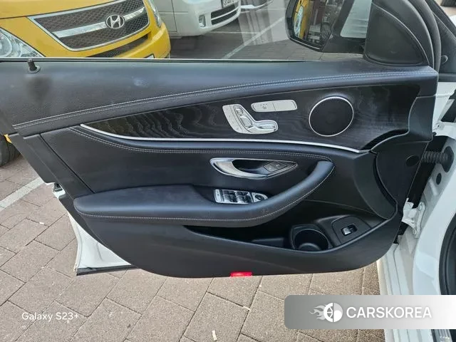 Mercedes-Benz E-Class W213 id 3621716 из Кореи 17