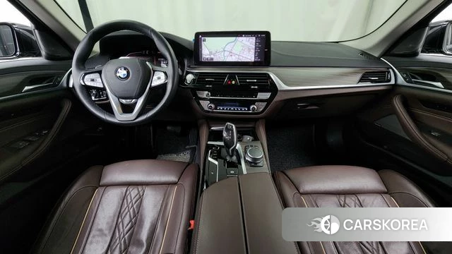 BMW 5 Series (G30) id 3843739 из Кореи 18