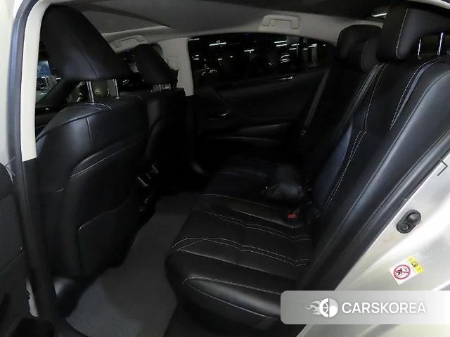 Lexus ES300h 7th generation id 4543183 из Кореи 17