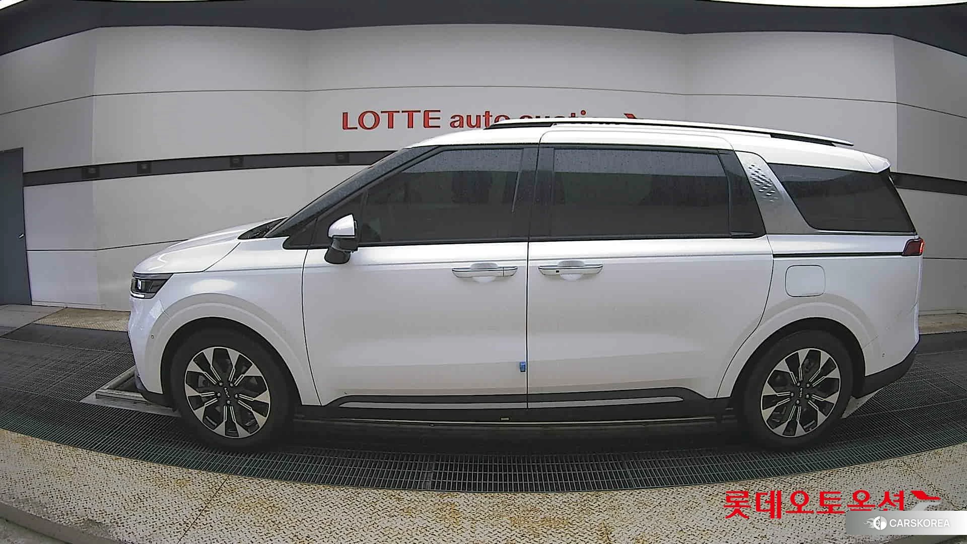 Kia Carnival id 4352373 из Кореи 34