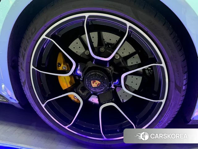 Porsche 911(992) id 4618802 из Кореи 17