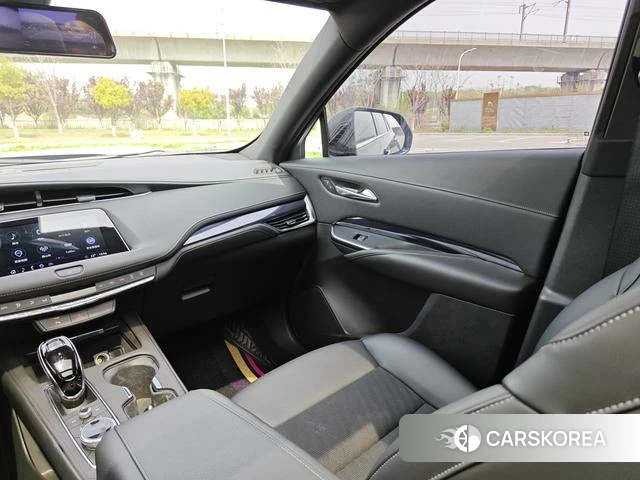 Cadillac XT4 id 4221247 из Китая 13