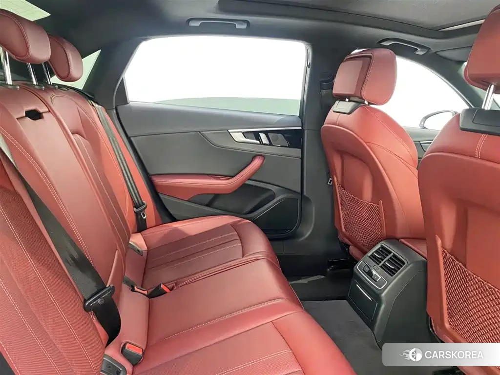 Audi A4L id 4601799 из Китая 18