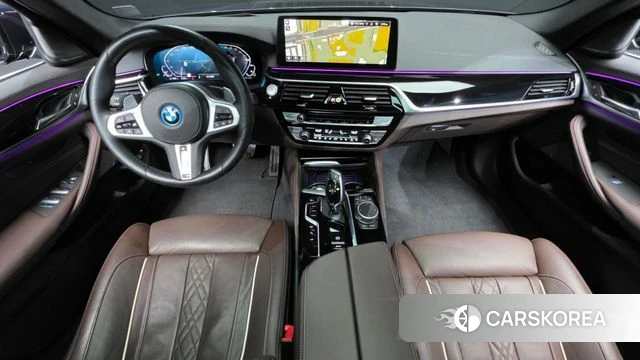 BMW 5 Series (G30) id 3859771 из Кореи 17