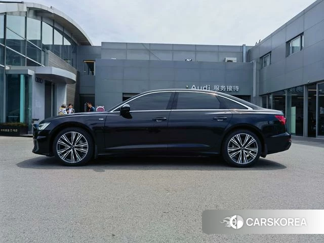 Audi A6L id 4276300 из Китая 9