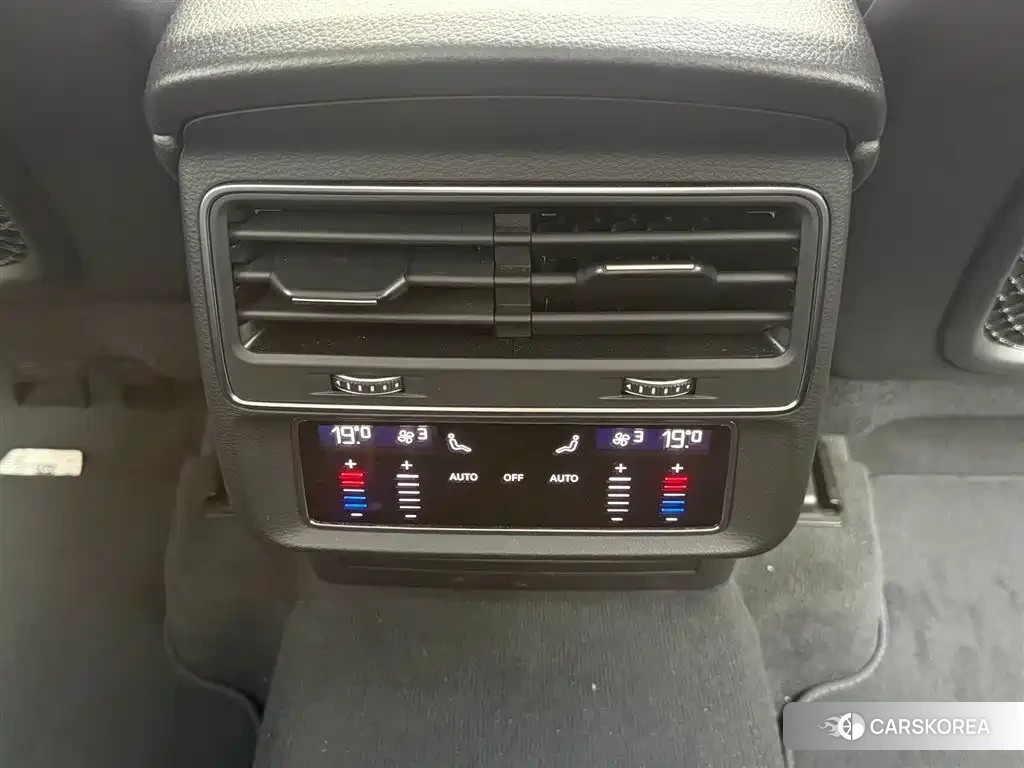 Audi Q7 id 4578358 из Китая 23