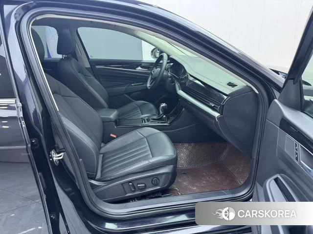 Volkswagen Passat id 4297806 из Китая 18