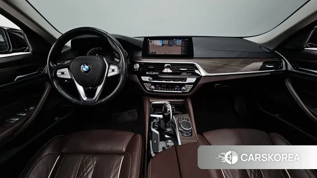 BMW 5 Series (G30) id 3433818 из Кореи 17