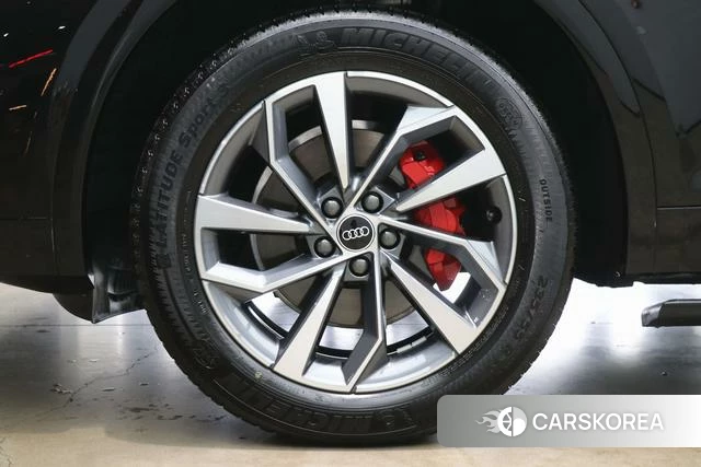 Audi Q5L id 4210454 из Китая 29