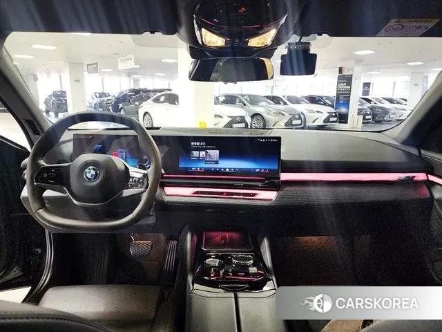 BMW 5 Series (G60) id 3365276 из Кореи 17