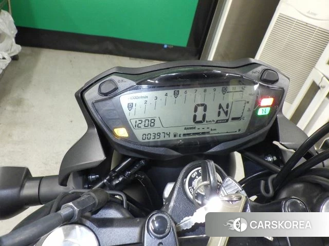 Suzuki SV650 id 3947611 из Японии 32
