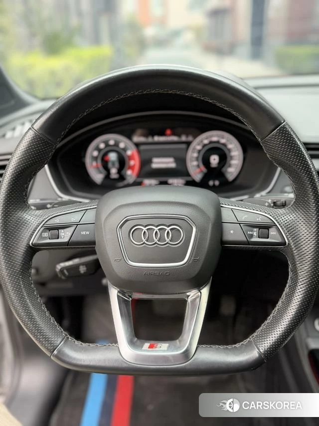 Audi Q5L Sportback id 4210862 из Китая 13
