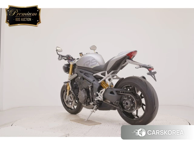 Triumph SPEED TRIPLE RS id 4341357 из Японии 8