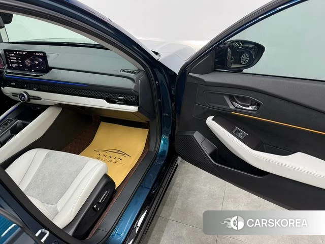 Honda Accord PHEV id 4259584 из Китая 17