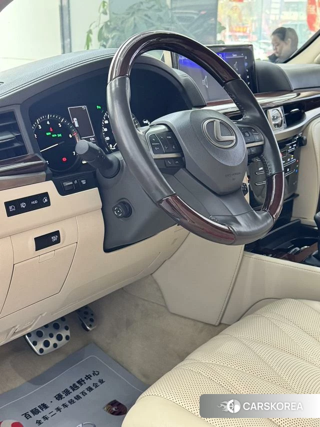 Lexus LX id 4273766 из Китая 14