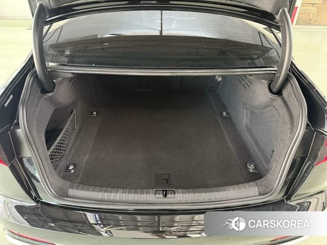 Audi A6L id 4207544 из Китая 14