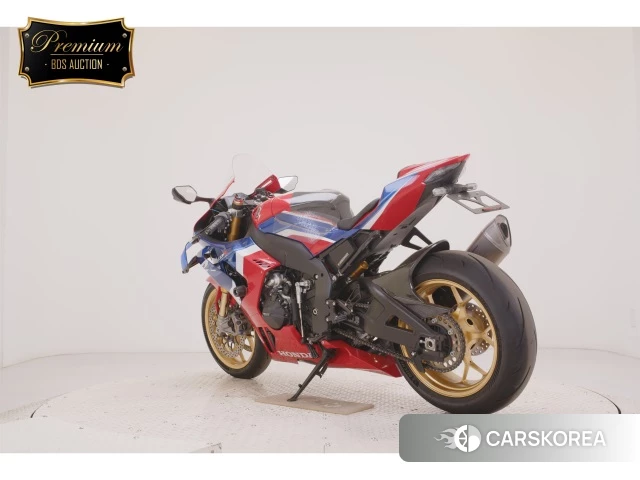 Проданный Honda CBR1000RR-R FIREBLADE SP id 4333085 из Японии, фото 8