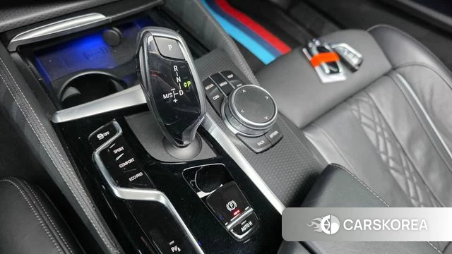 BMW 5 Series (G30) id 4735841 из Кореи 31