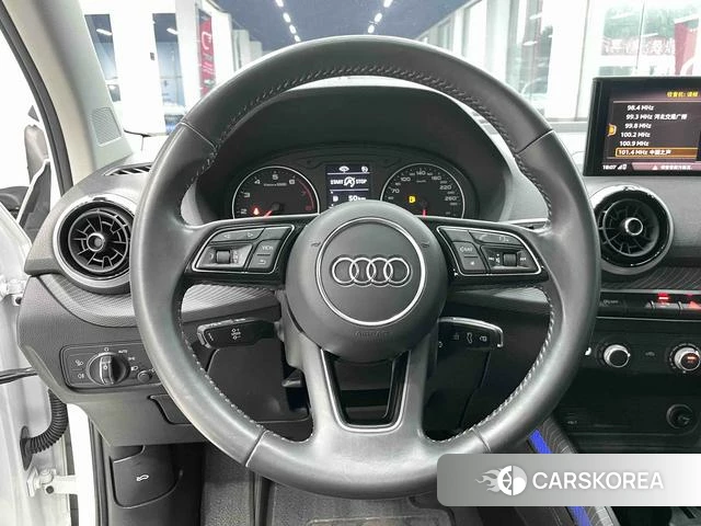 Audi Q2L id 4380530 из Китая 14