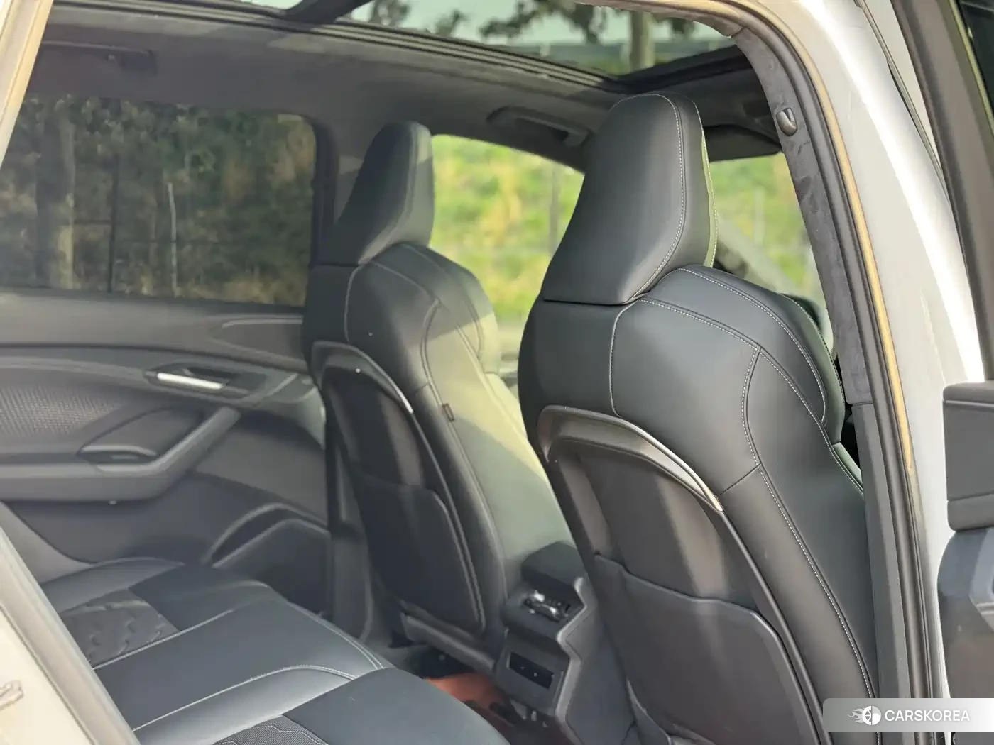Audi Q6L id 4600455 из Китая 16