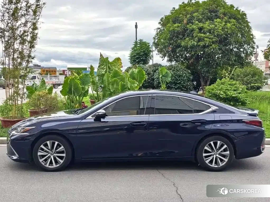 Lexus ES id 4680800 из Китая 8