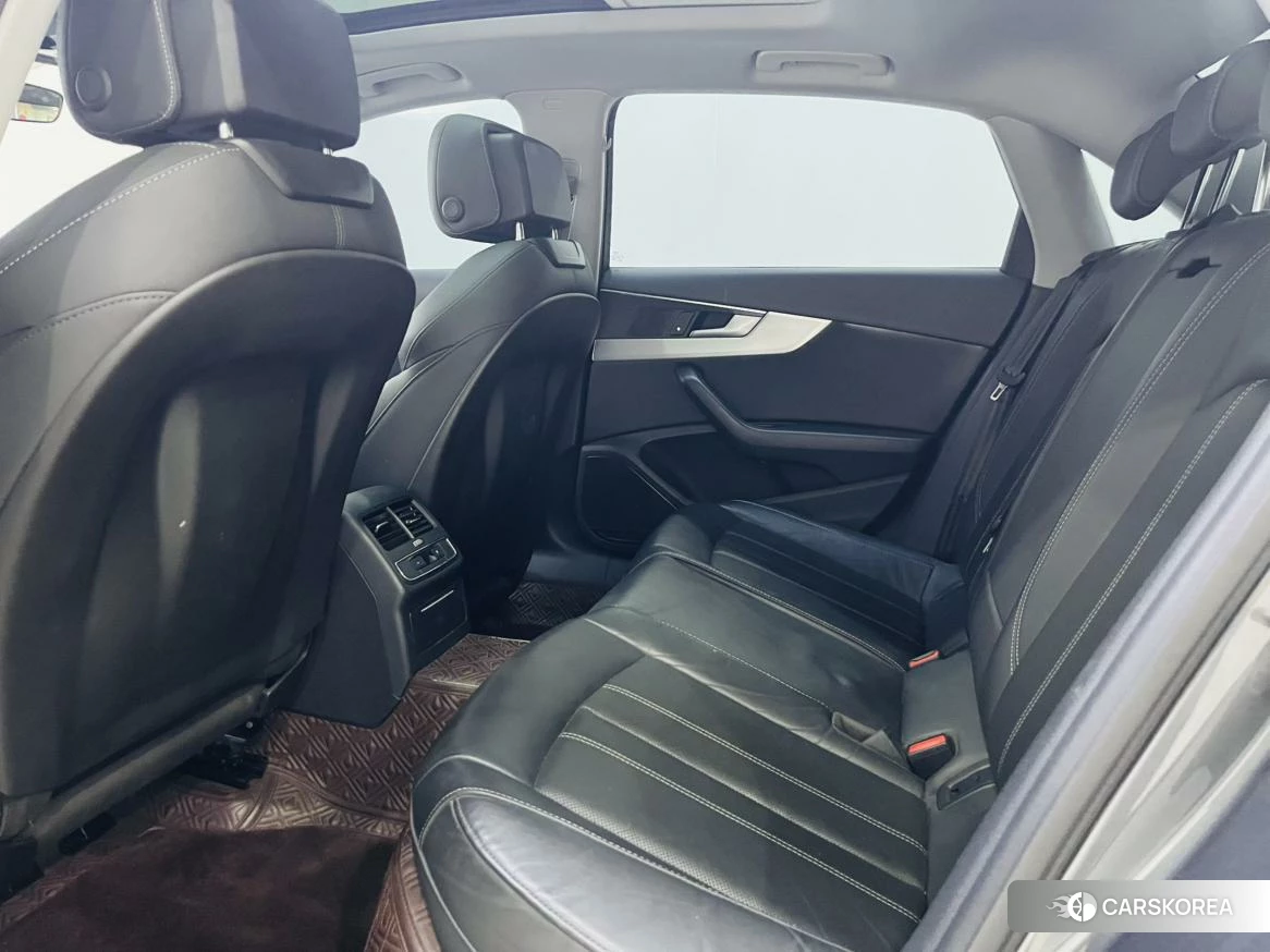 Audi A4L id 4479254 из Китая 12