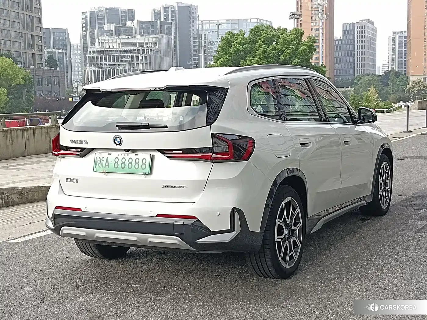 BMW iX1 id 4538930 из Китая 13