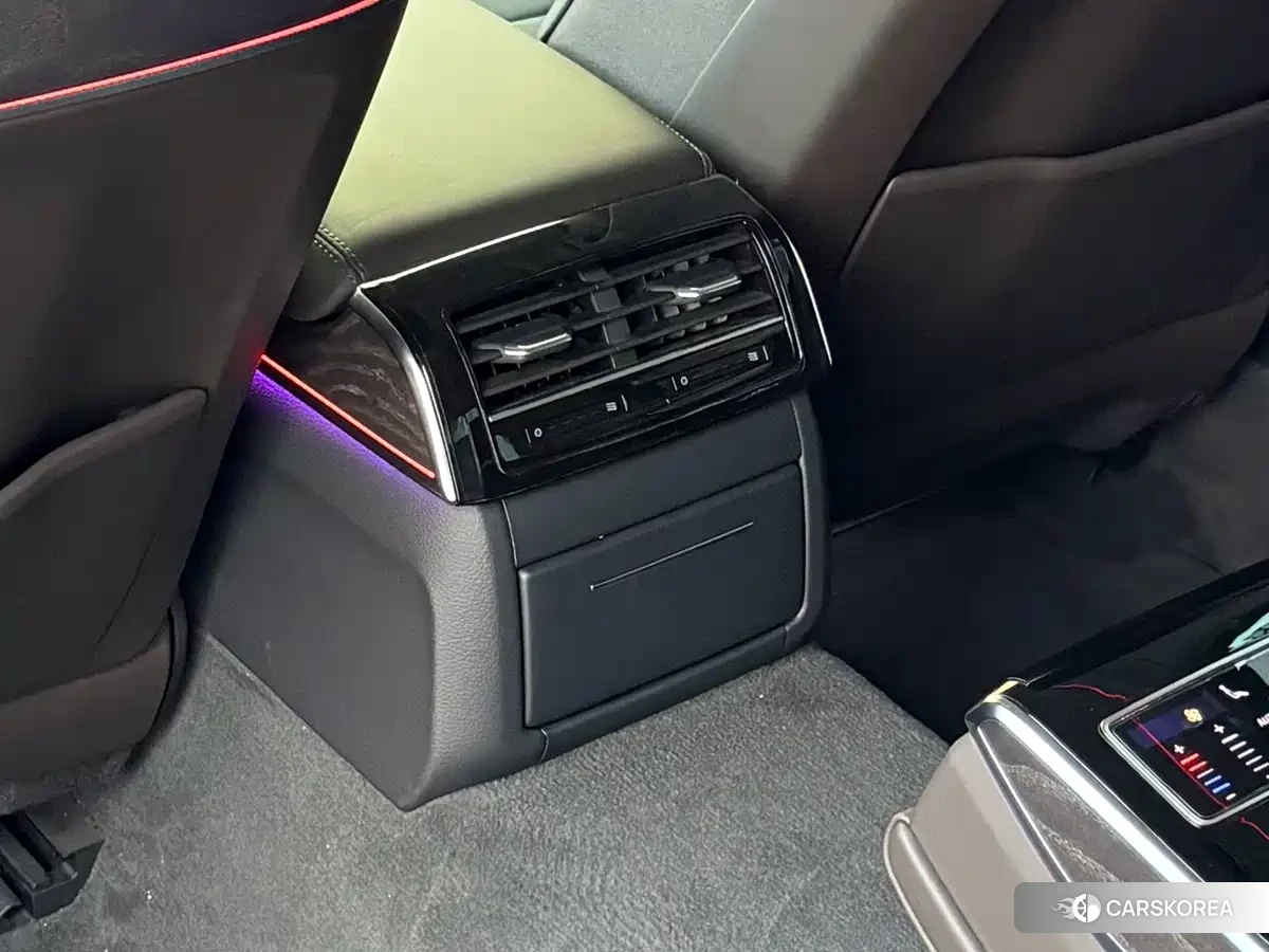 Audi A8 id 4686262 из Китая 17