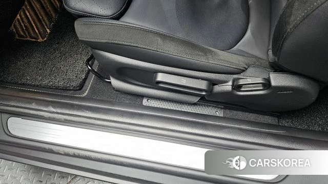 Mini Cooper Electric id 3841741 из Кореи 18