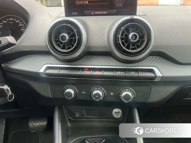 Audi Q2L id 4259468 из Китая 18