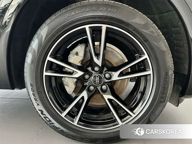Audi Q5L id 4333559 из Китая 14