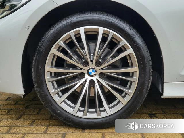 BMW 3 series id 4257381 из Китая 15