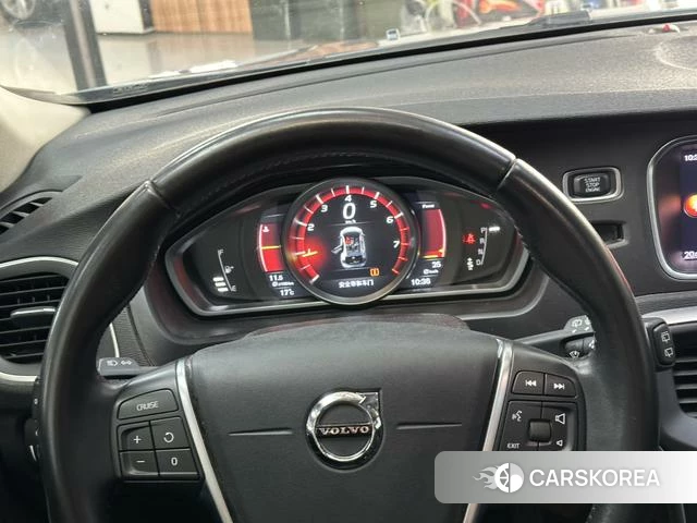 Volvo V40 id 4238313 из Китая 9