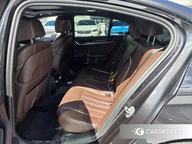 BMW 5 Series (G30) id 3041293 из Кореи 8