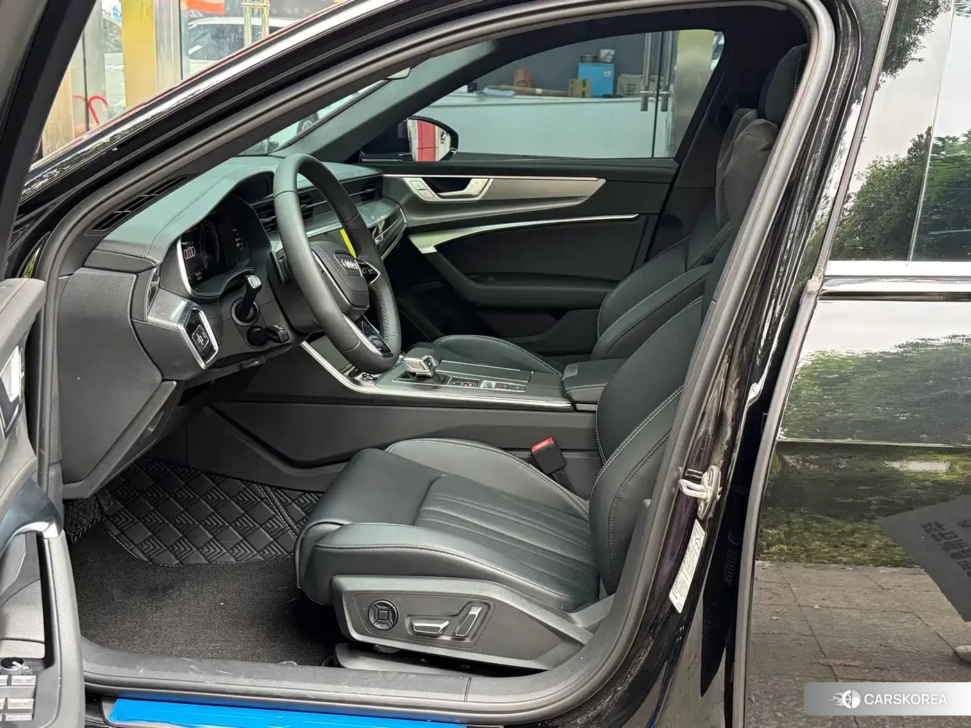 Audi A6L id 4679755 из Китая 17