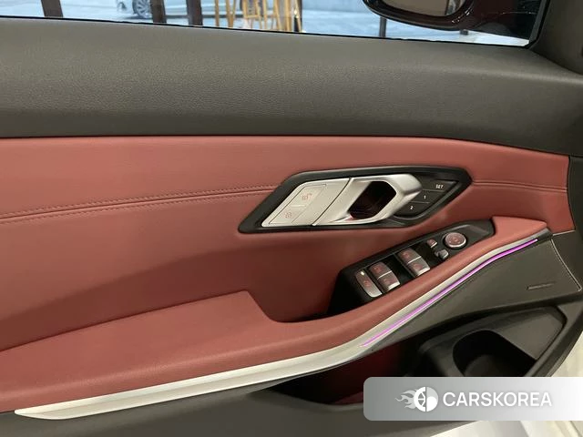 BMW 3 series id 4334696 из Китая 27