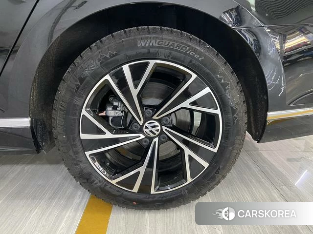Volkswagen Magotan id 4276145 из Китая 21