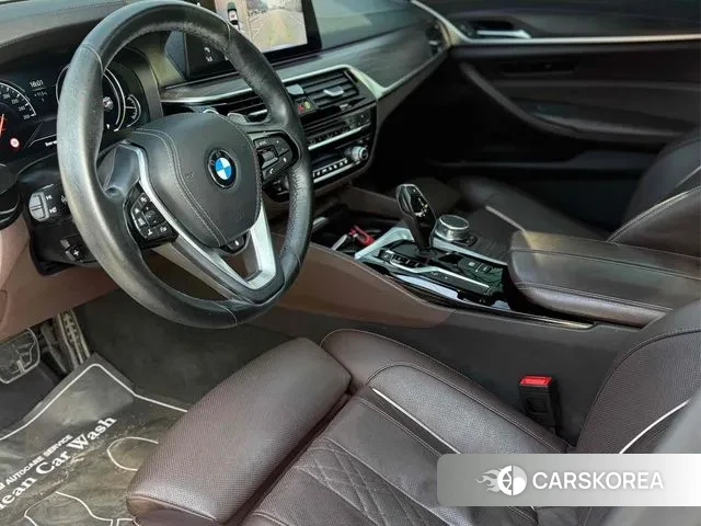 BMW 5 Series (G30) id 3779267 из Кореи 16