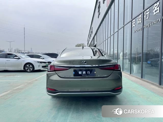 Lexus ES id 4264203 из Китая 16